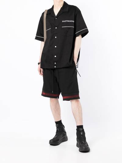 MASTERMIND WORLD skull-print logo-hem shorts outlook