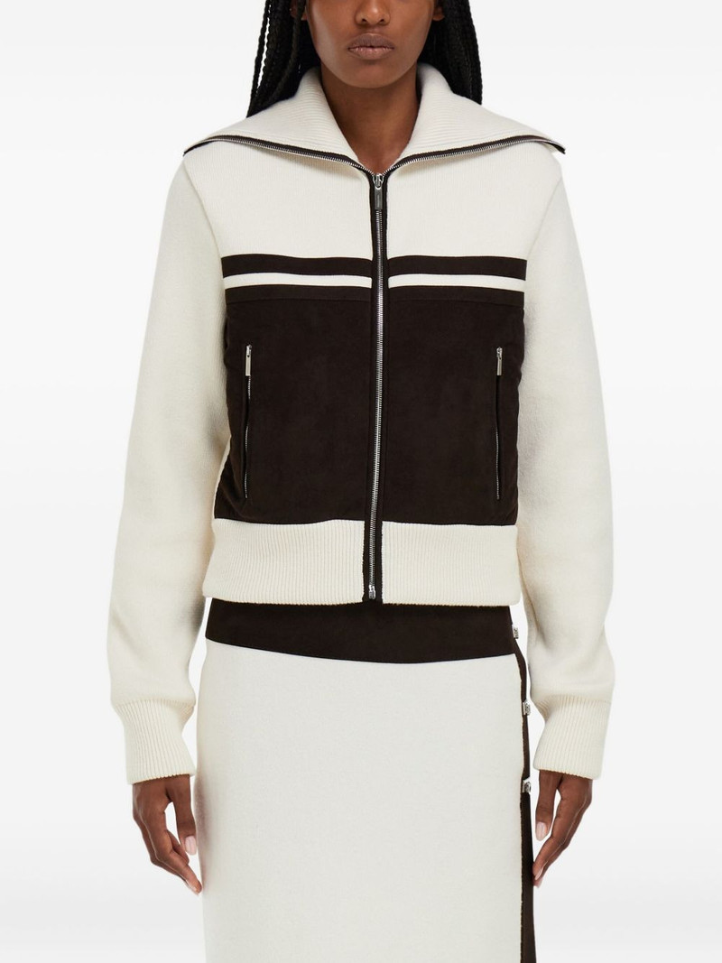 zip-fastening high-collar jacket 3