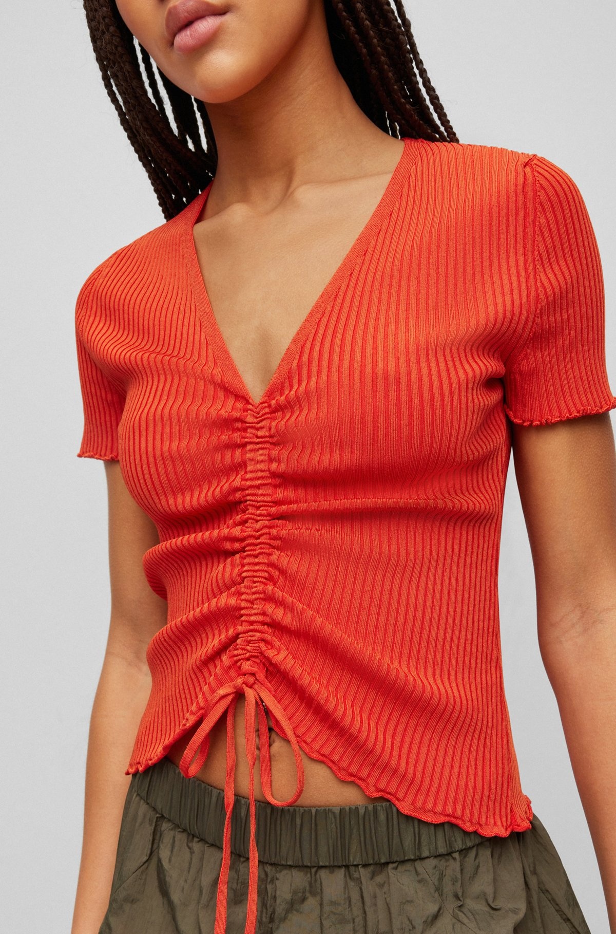 SHORT-SLEEVED RIBBED SWEATER WITH GATHERED FRONT - 5