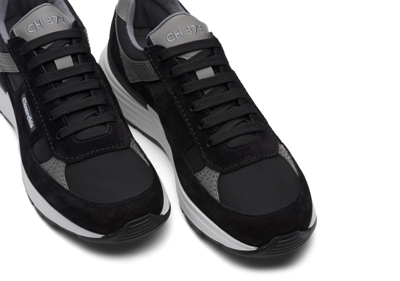 Ch873
Suede Tech Retro Sneaker Black 4