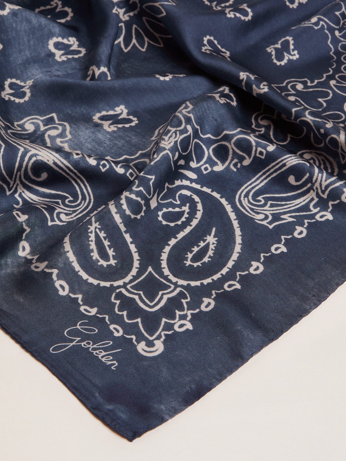 Denim-blue Golden Collection scarf with paisley pattern - 2