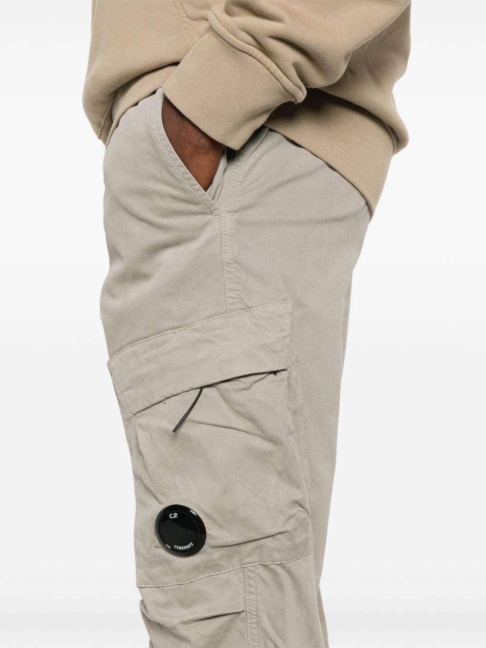 Lens-detail cargo pants - 5