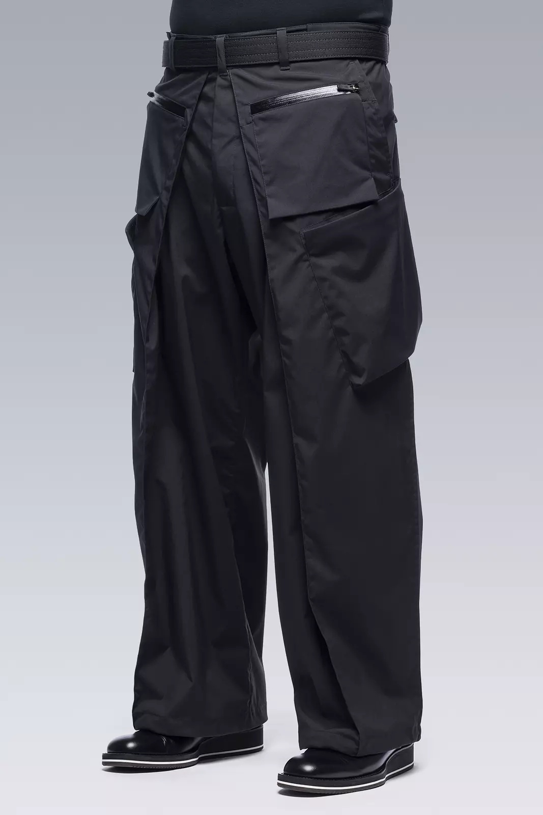 P45A-E Encapsulated Nylon Single Pleat Cargo Trouser Black - 9