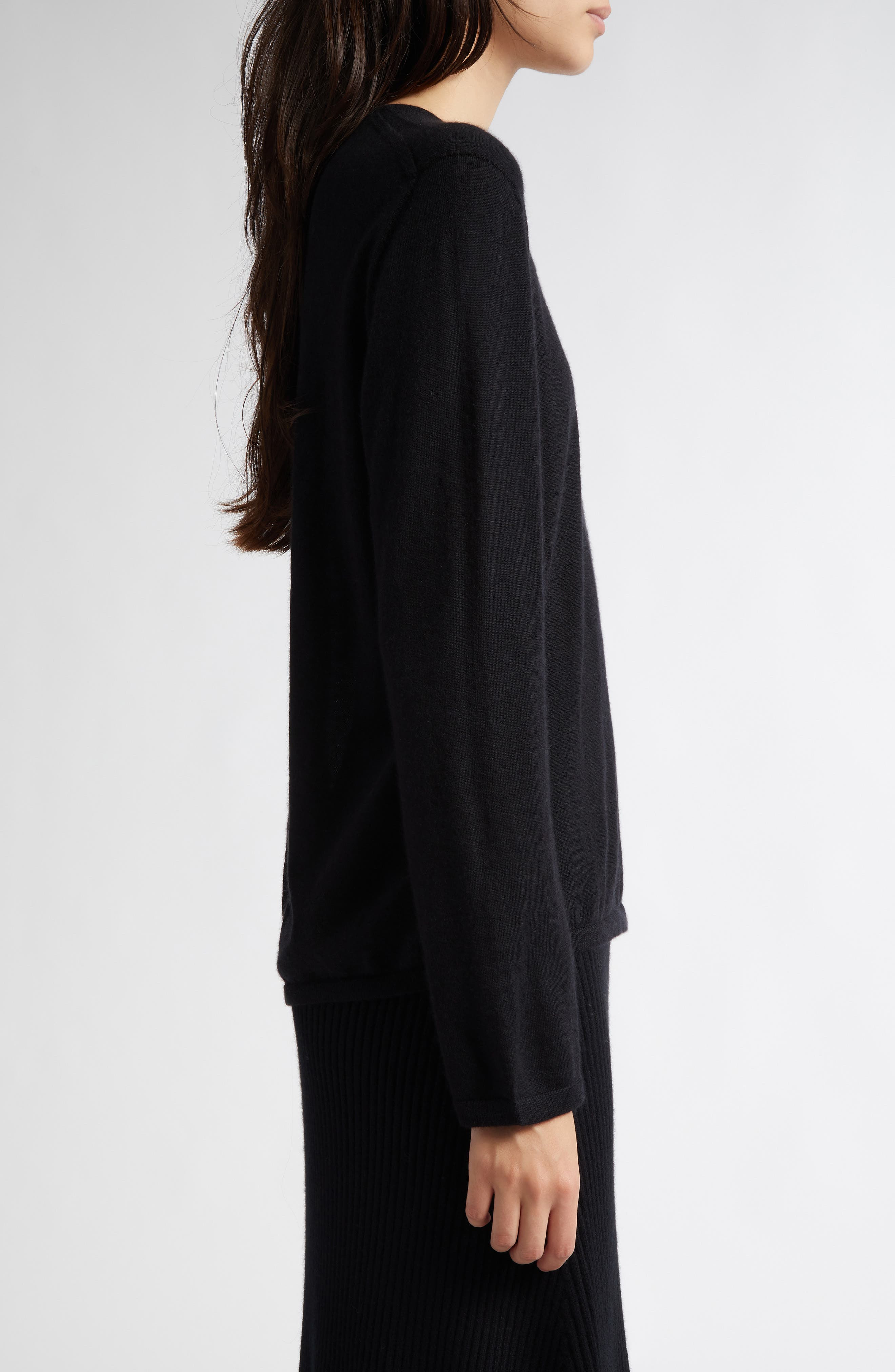 Johnstons of Elgin Cashmere Crewneck Sweater in Black at Nordstrom - 4