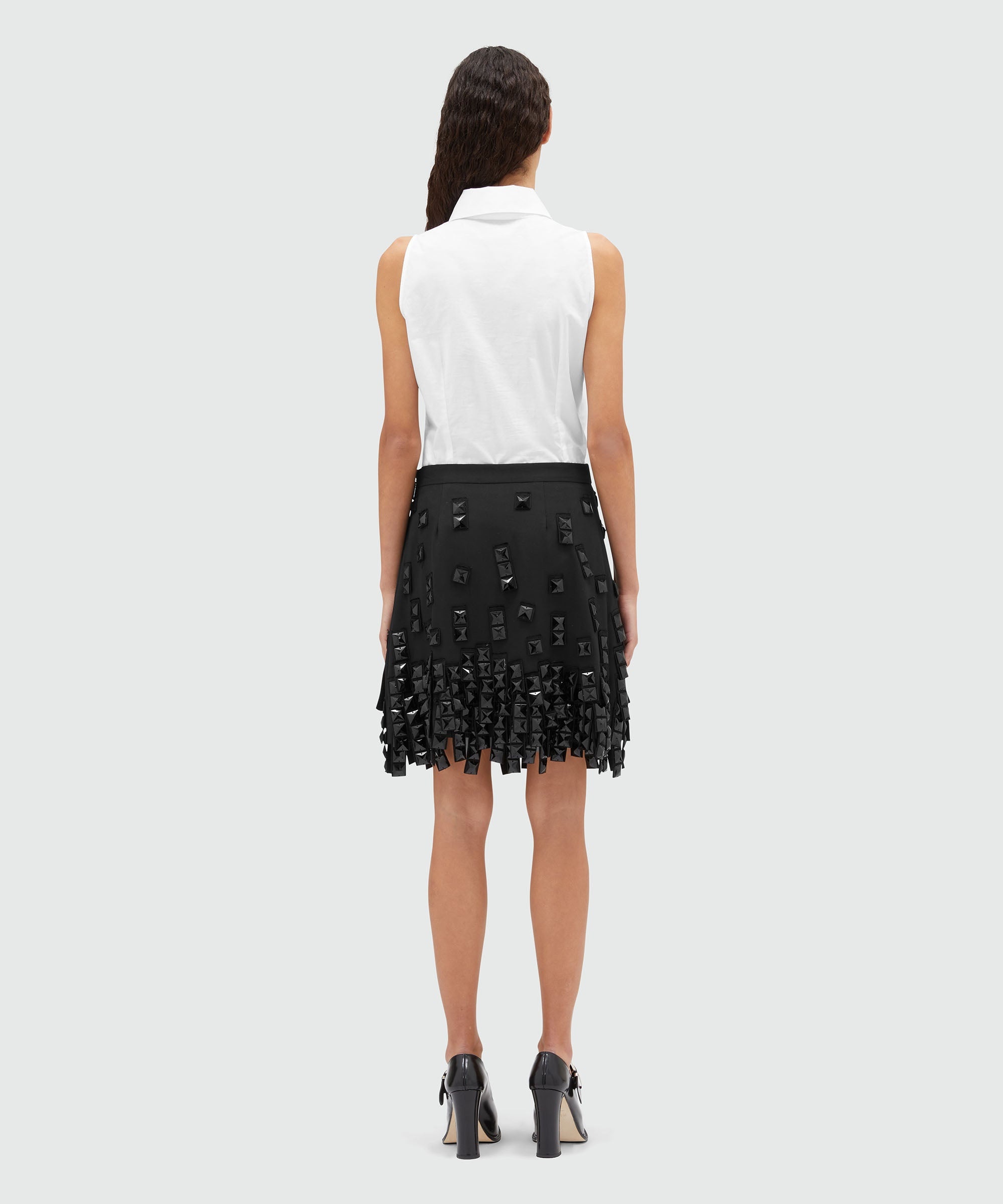 Short skirt with maxi studs - 3