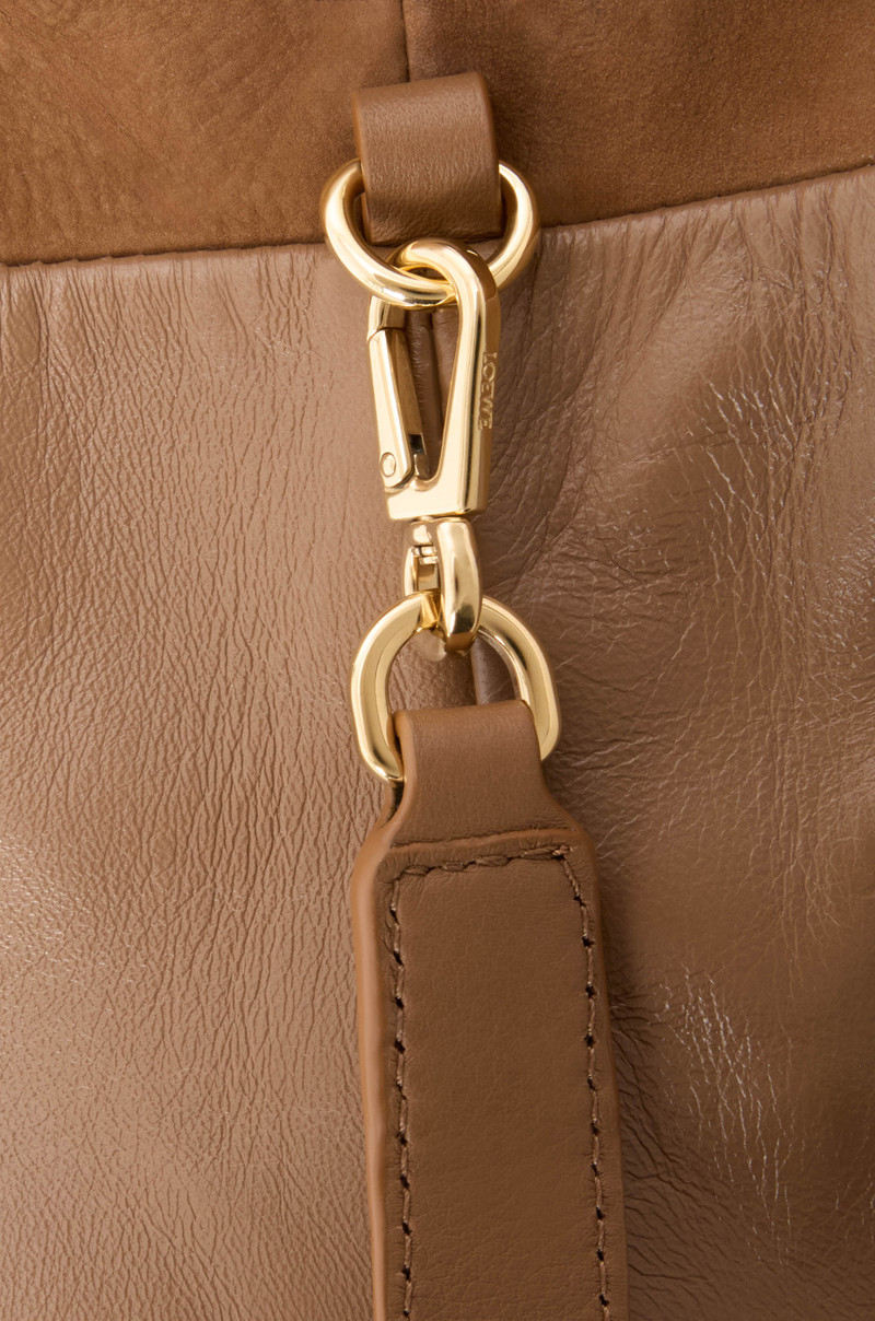 Medium Flamenco clutch in gradient patent nubuck 8