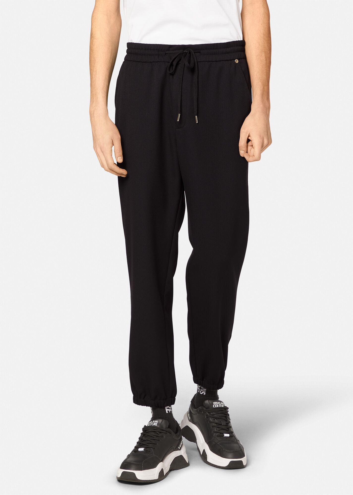 V-Emblem Sweatpants - 3