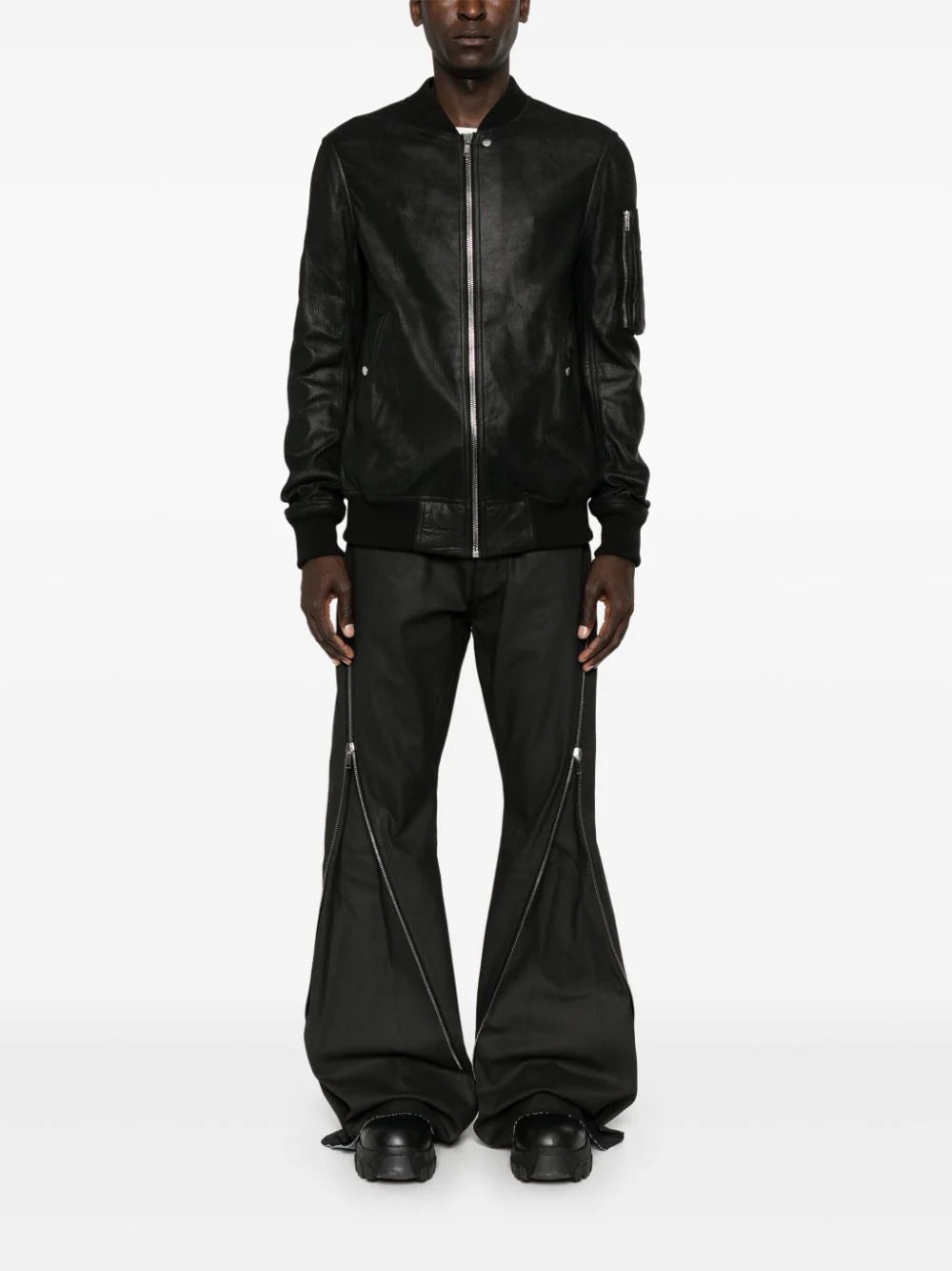 ZIP-DETAILED COATED STRAIGHT TROUSERS - 2