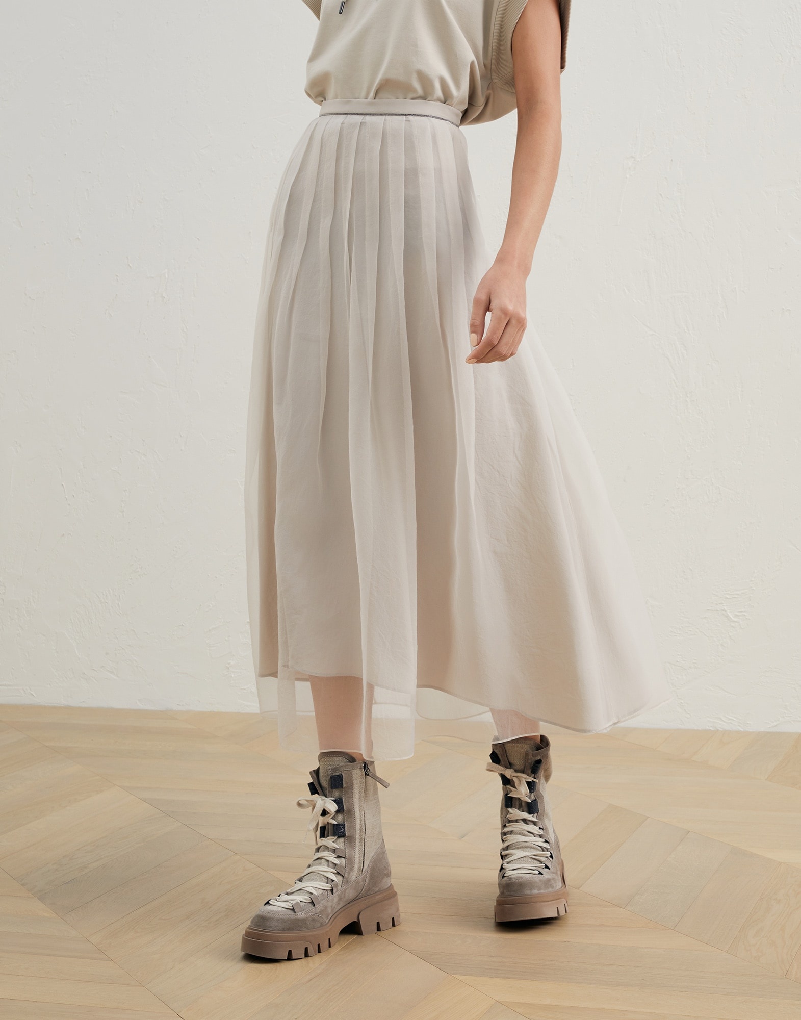 BRUNELLO CUCINELLI★Crispy silk midi pleated skirt Brunello Cucinelli Crispy silk pleated midi skirt with shiny