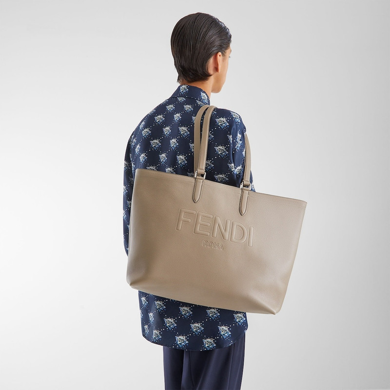 FENDI Fendi Roma Leather Shopper outlook