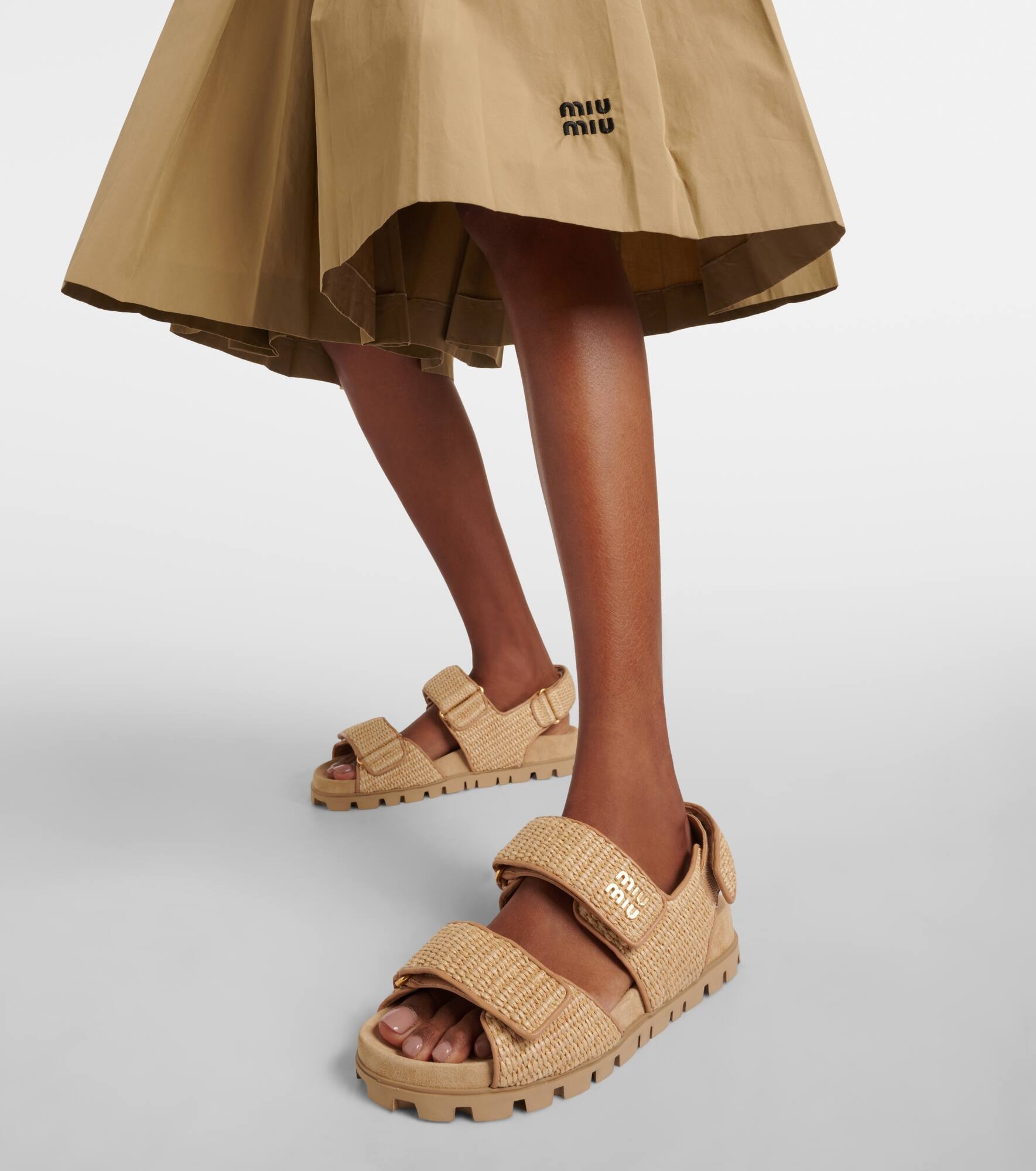 Logo leather-trimmed raffia sandals - 4