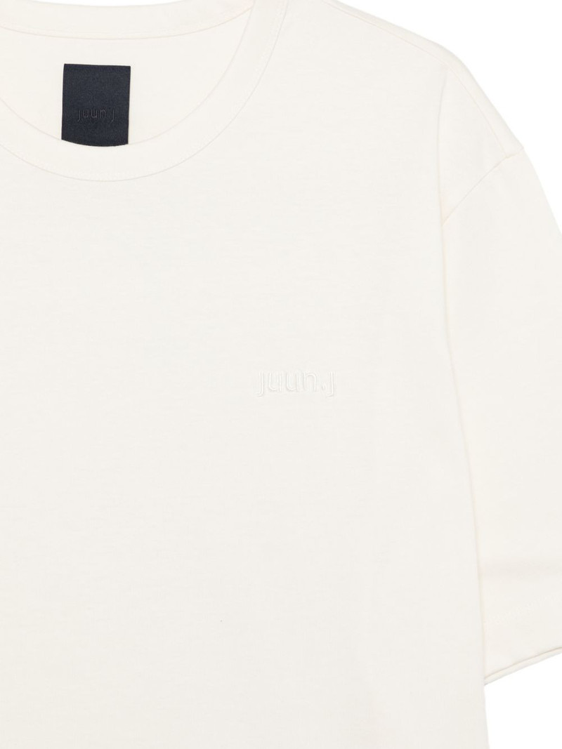 beige crew-neck T-shirt 3