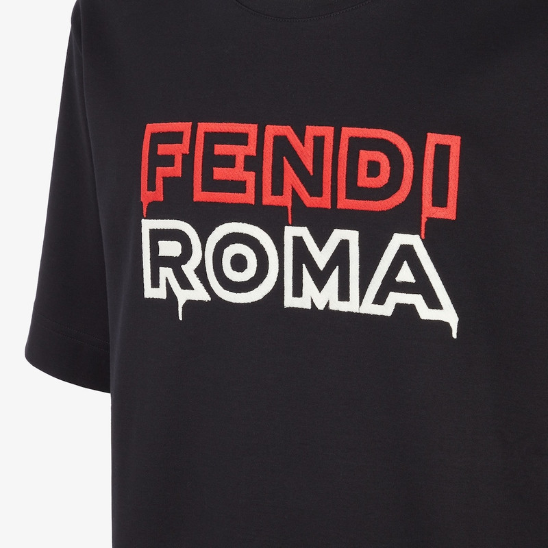 Short-sleeved, oversize, crew neck T-shirt. Made of black cotton jersey, printed with the Fendi Roma 3