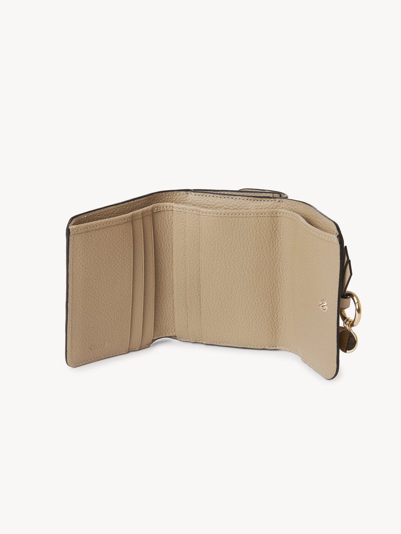 Chloé ALPHABET SMALL TRI-FOLD outlook