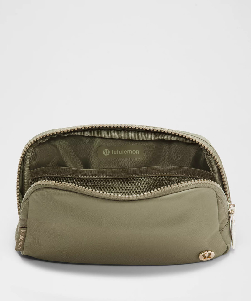 lululemon Everywhere Belt Bag 1L outlook