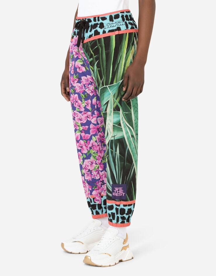 Jersey jogging pants with jungle mix print - 9