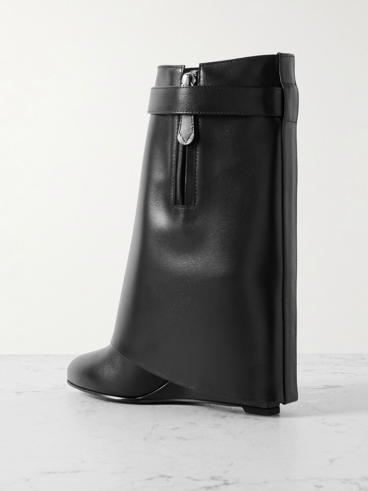 Shark lock-embellished glossed-leather ankle boots Black - 3