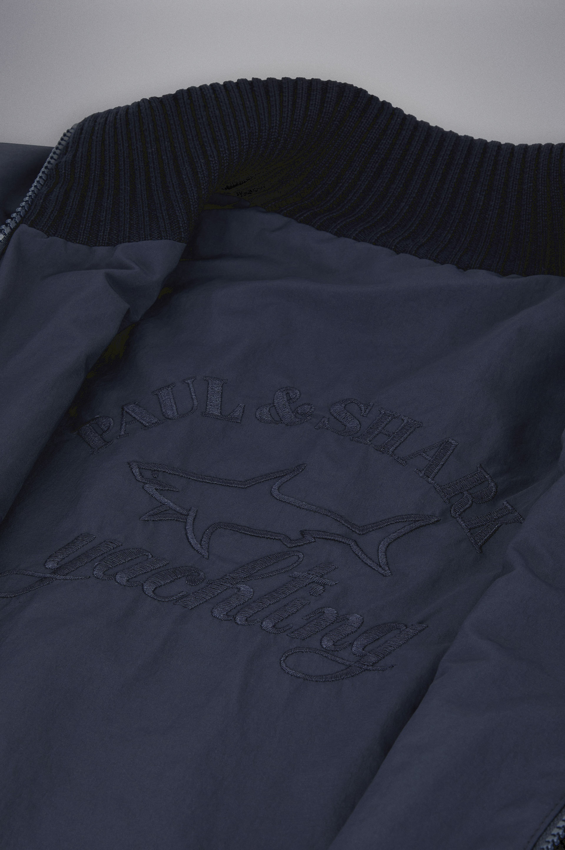 REVERSIBLE JACKET WITH DETACHABLE SLEEVES - 5