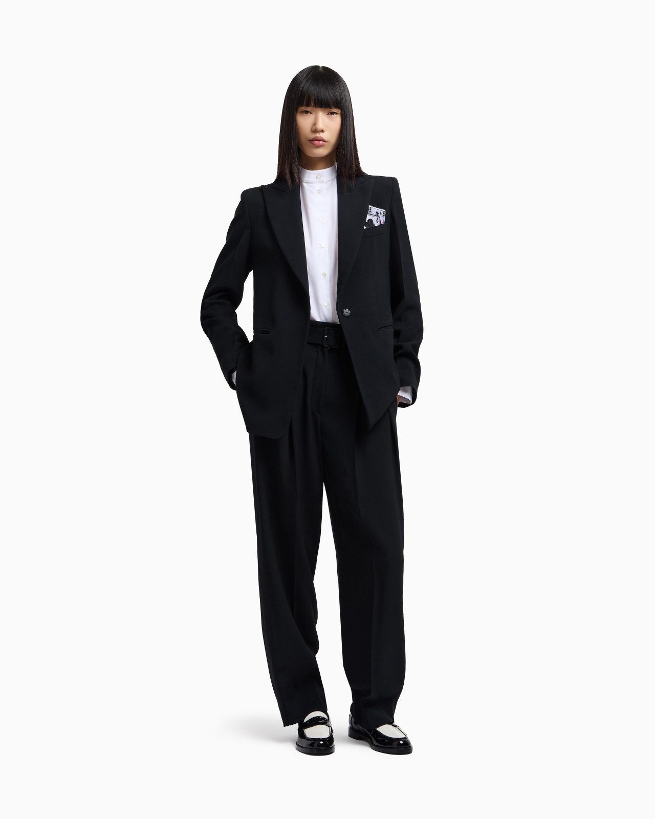 SINGLE-BREASTED BLAZER IN ENVERS SATIN WITH JEU DE CARTES DETAIL - 2