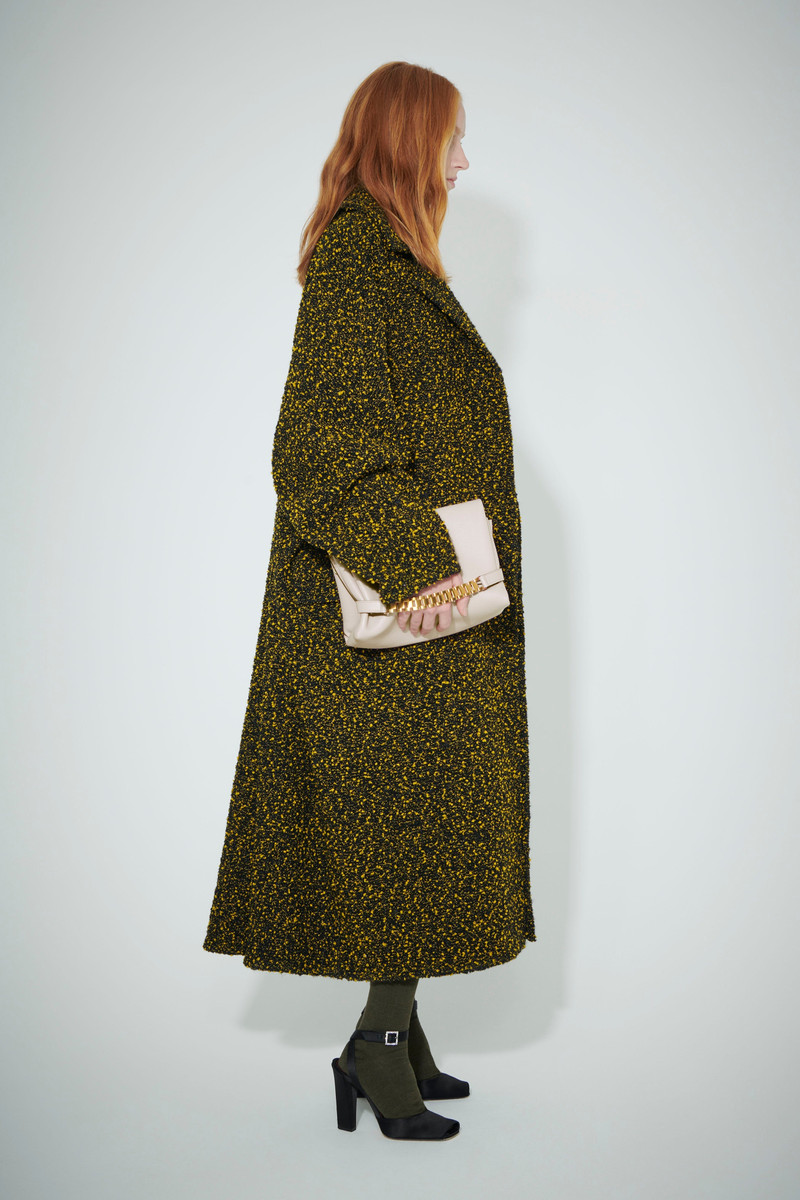 Chain Pouch Bag In Off-White Leather 4