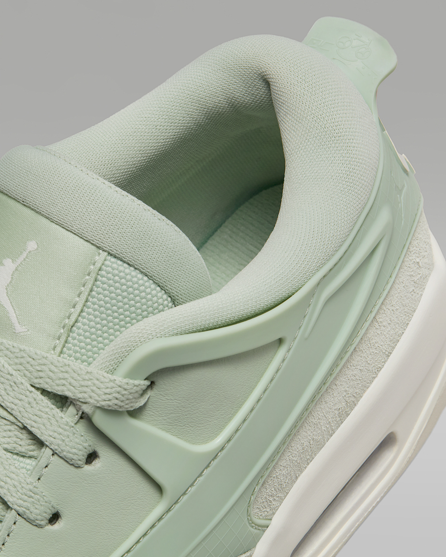 Air Jordan 4 RM Women's Shoes - 9