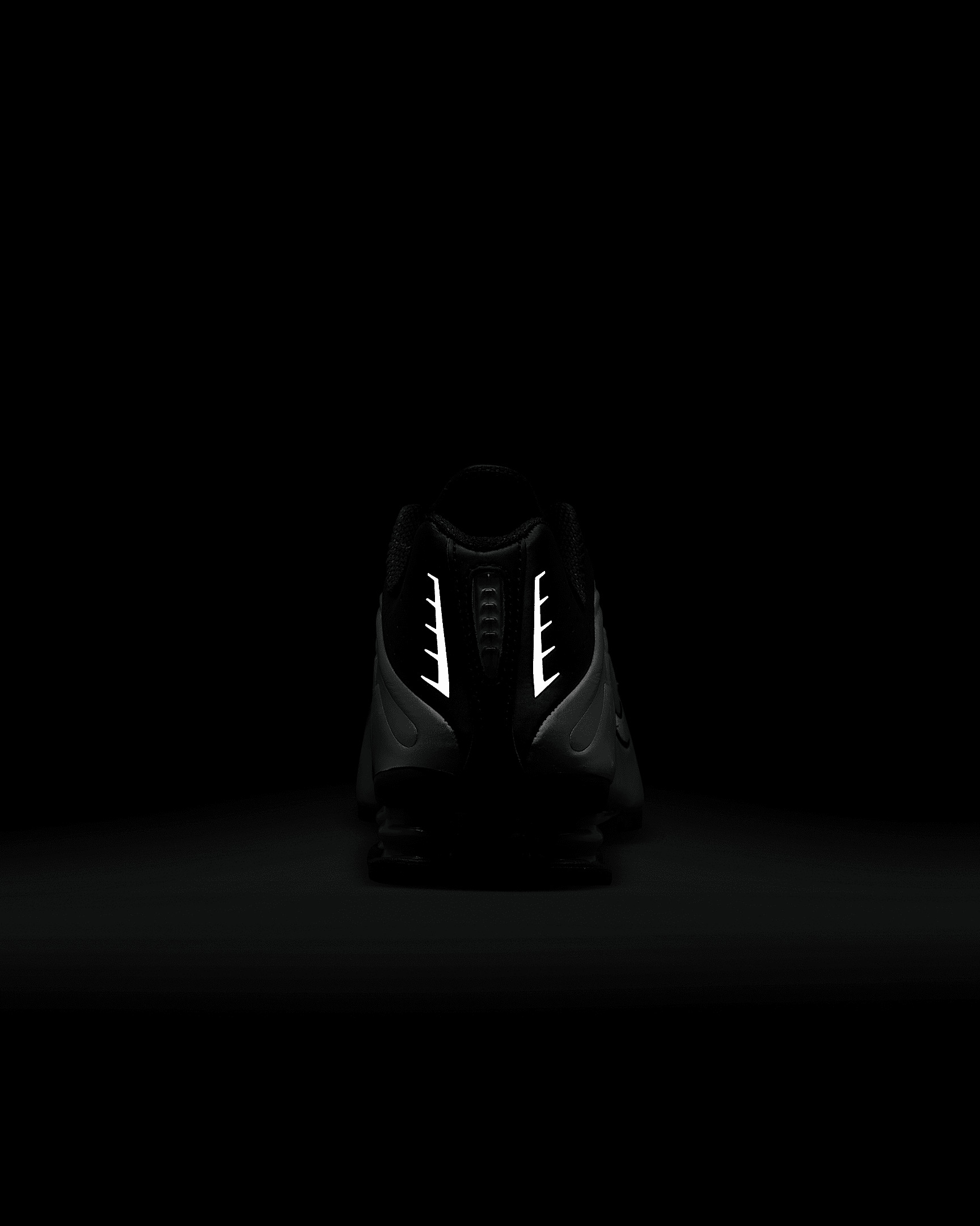 Nike Shox R4 Women's Shoes - 10