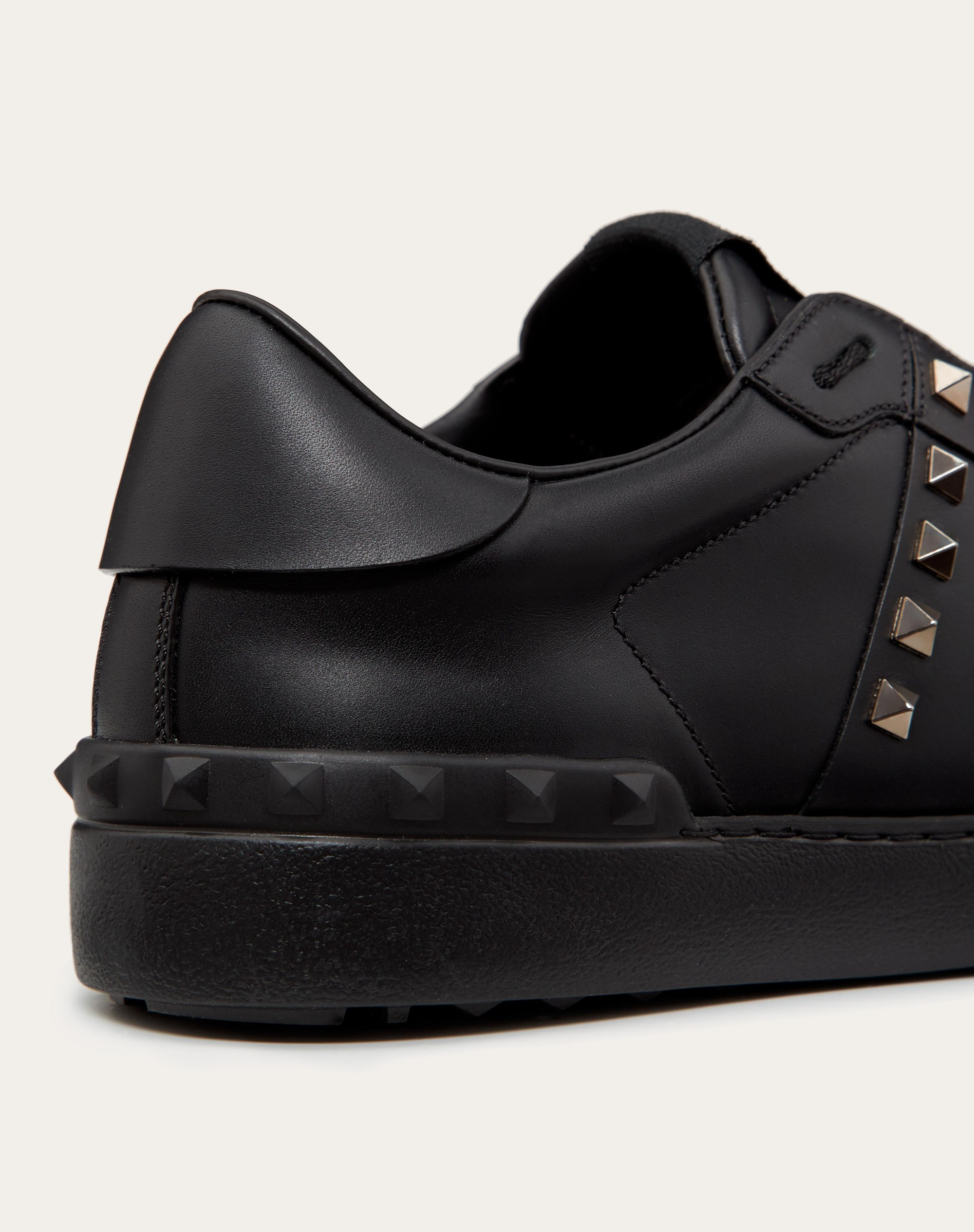 ROCKSTUD UNTITLED SNEAKER IN CALFSKIN LEATHER - 5