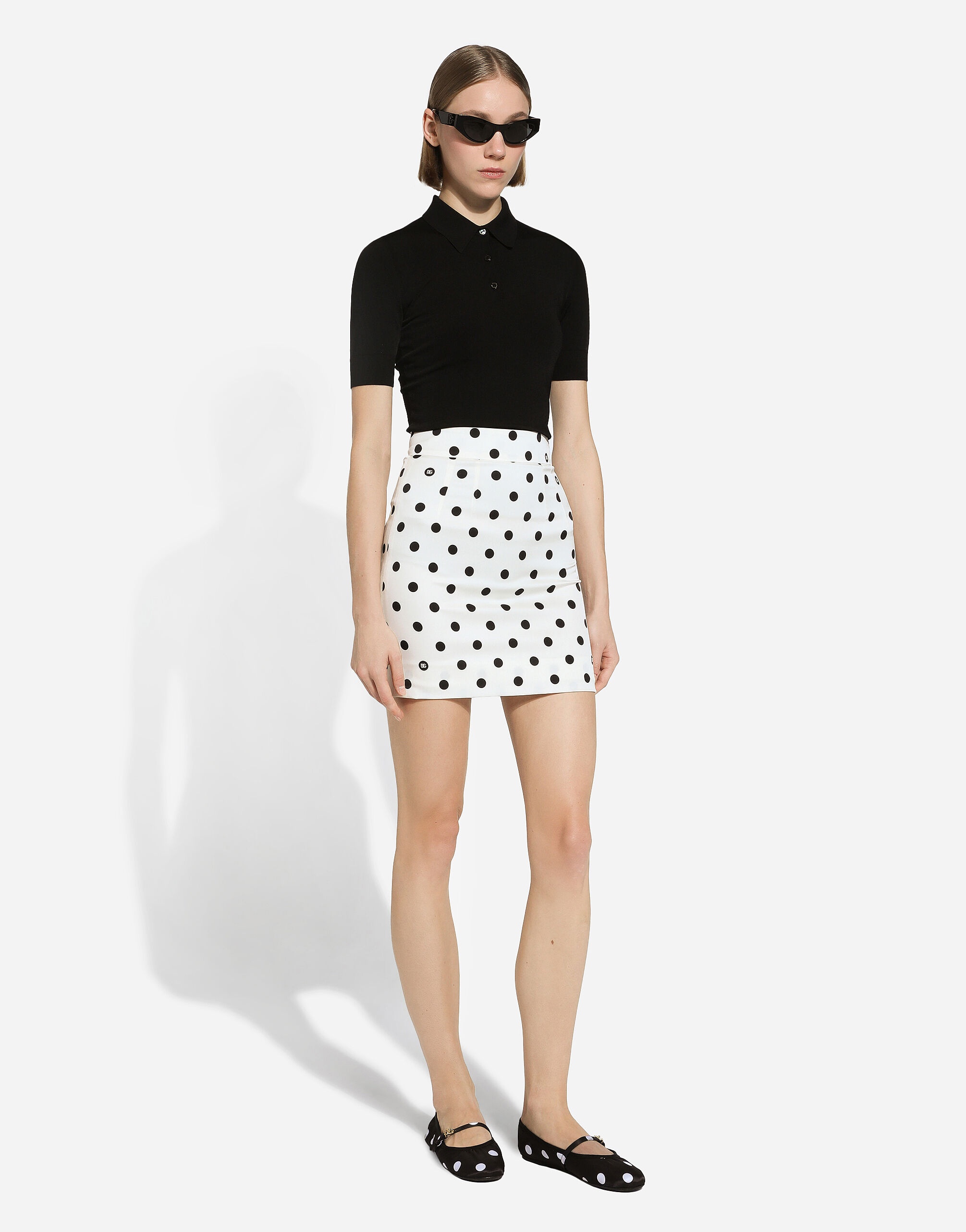 Short charmeuse skirt with polka-dot print - 7