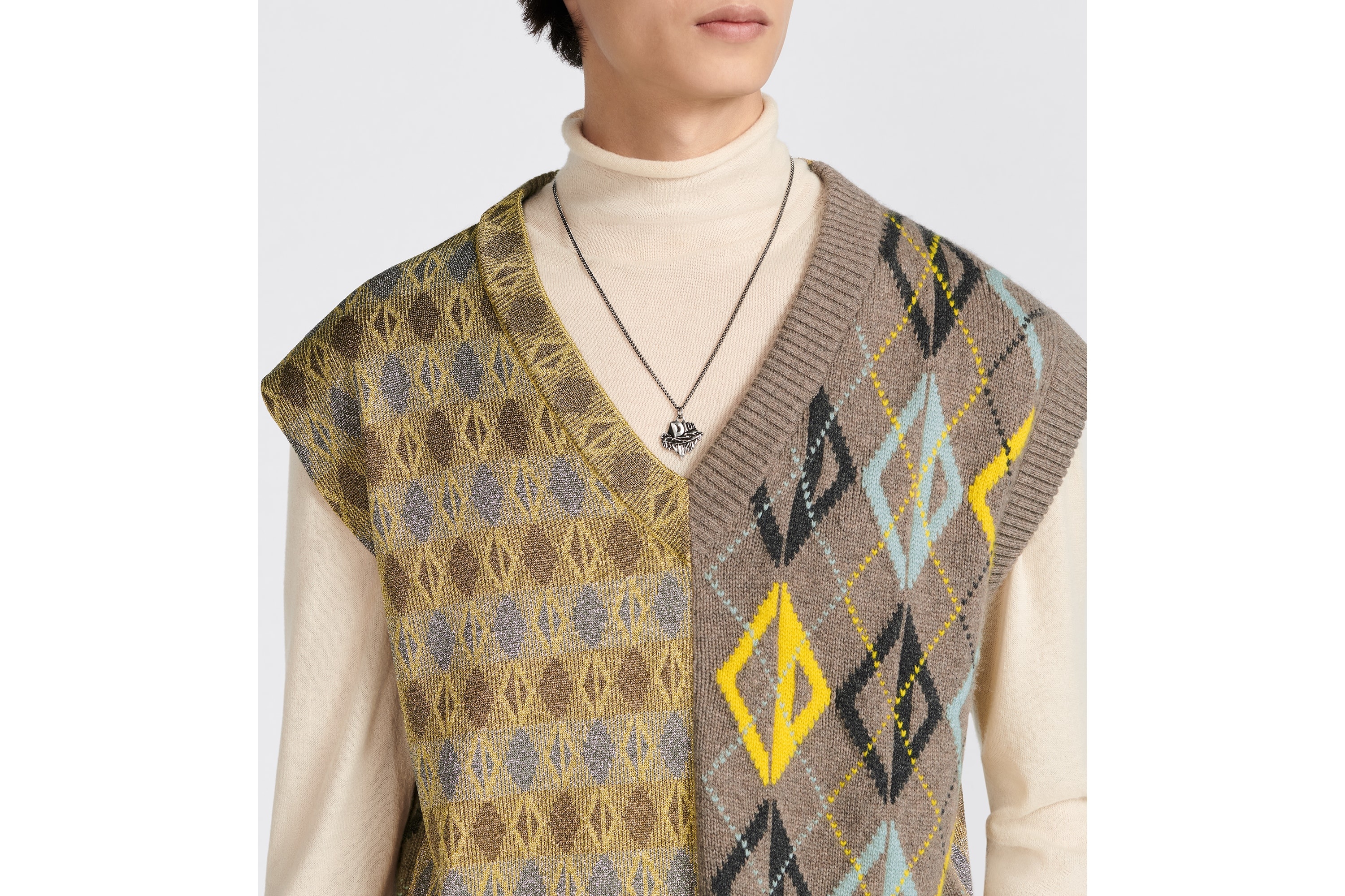 CD Diamond Sleeveless Sweater - 7