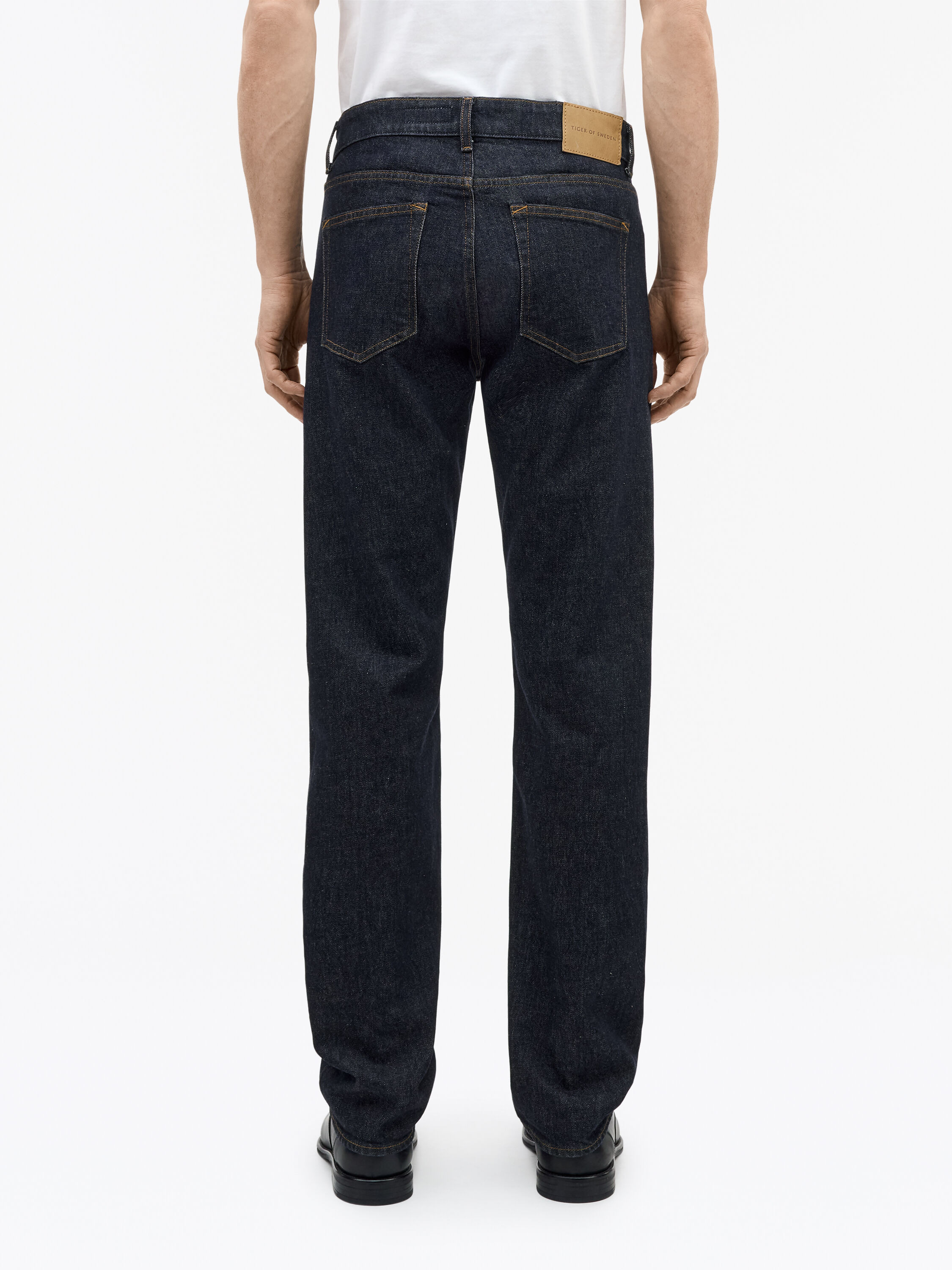 Des Slim-Straight Jeans - 5