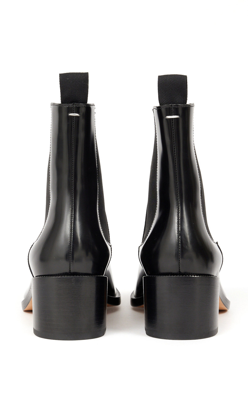 Maison Margiela Tabi City Leather Chelsea Boots black outlook