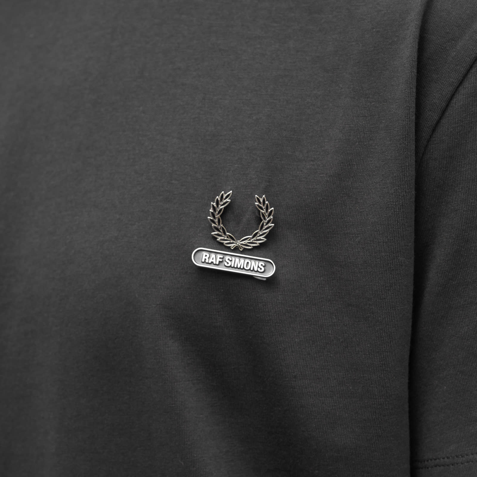 Fred Perry x Raf Simons Enamel Pin T-Shirt - 5