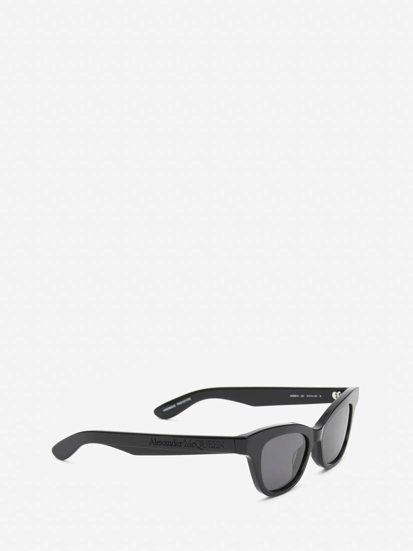 Women's McQueen Cat-eye Sunglasses in Schwarz - 2