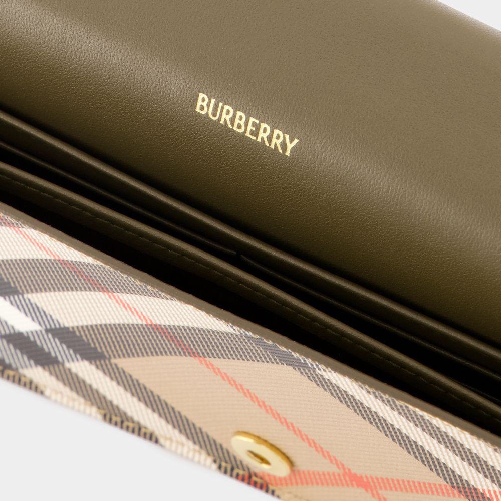 Burberry Bin Wallet On Chain - 4