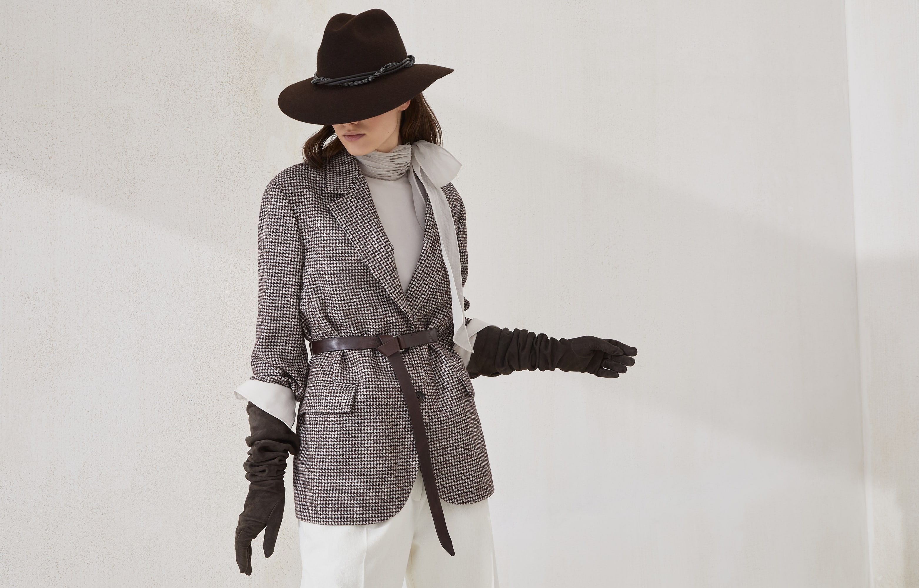 Wool and alpaca houndstooth blazer with leather belt and monili - 6
