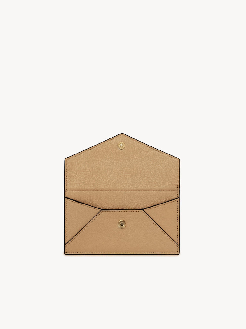 Chloé SMALL ENVELOPE PURSE WITH CARD SLOTS IN GRAINED LEATHER outlook