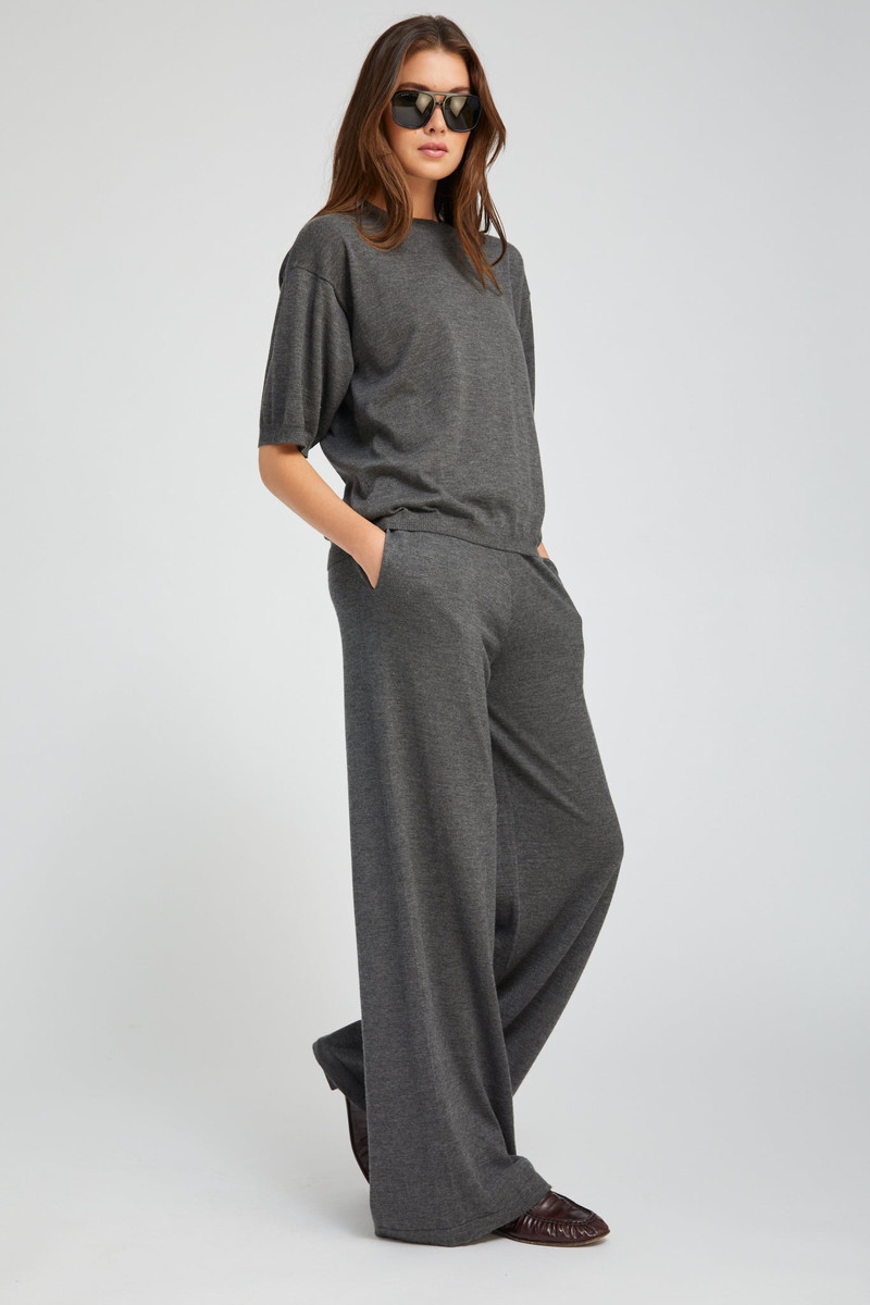 SPRWMN CHARCOAL CASHMERE BOXY TEE outlook
