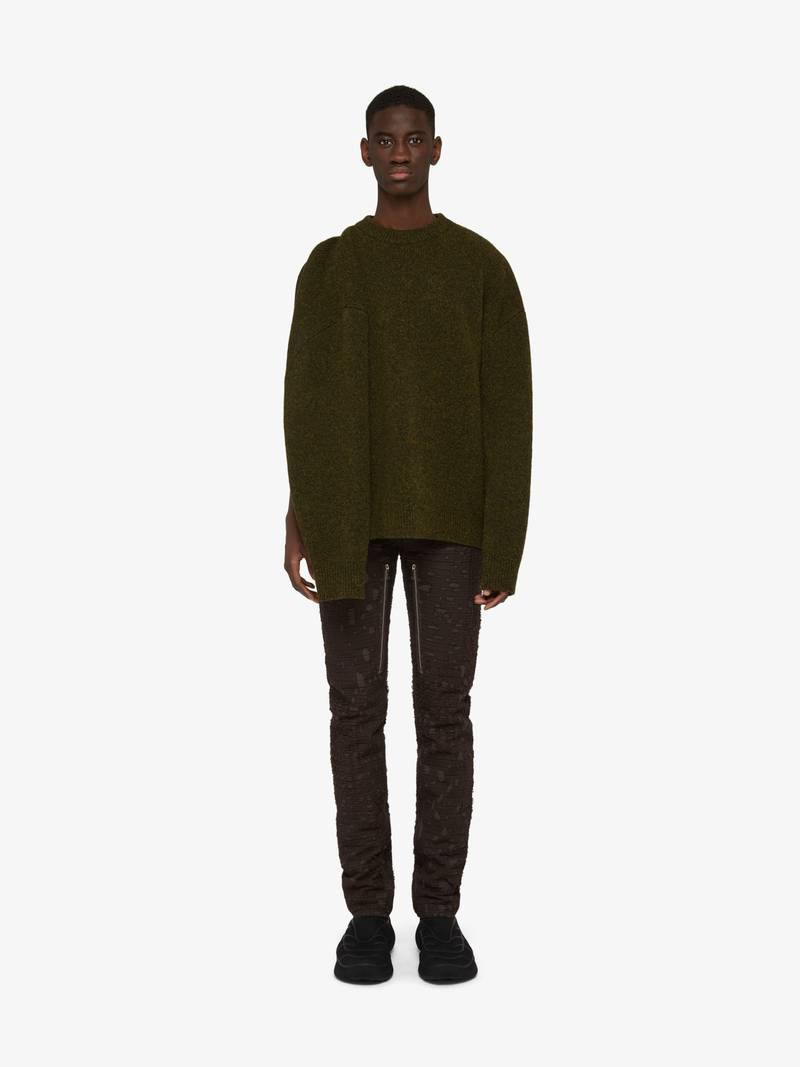 Givenchy OVERSIZED SWEATER IN WOOL WITH 4G ZIP outlook