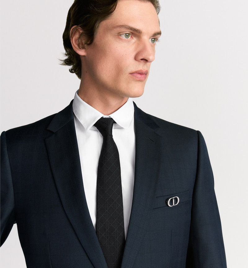 Dior Classic Suit outlook