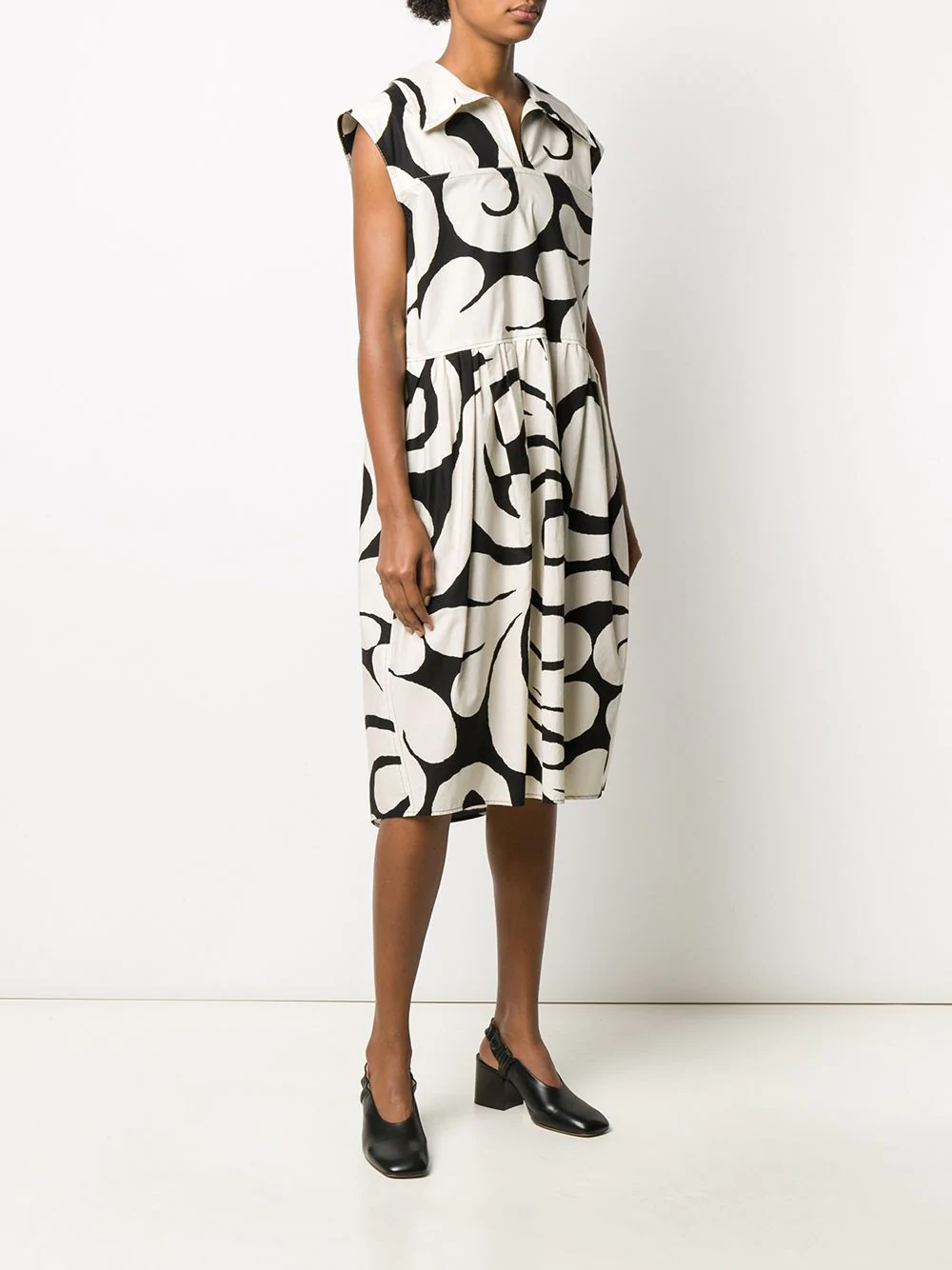 baroque print sleeveless midi-dress - 3