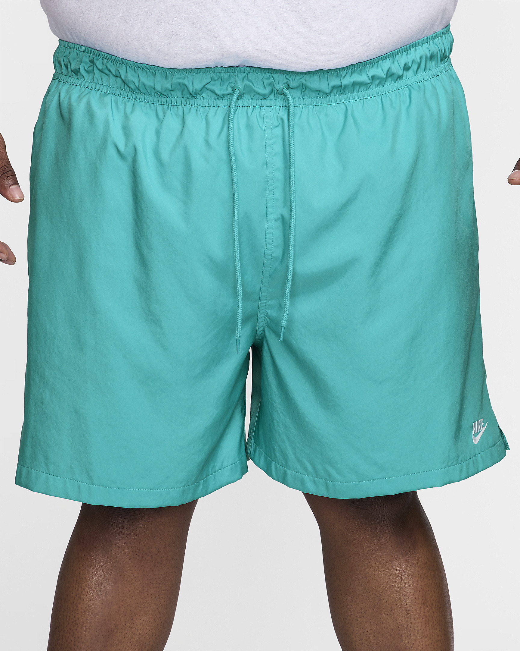 Nike Club Men's Woven Flow Shorts - 9