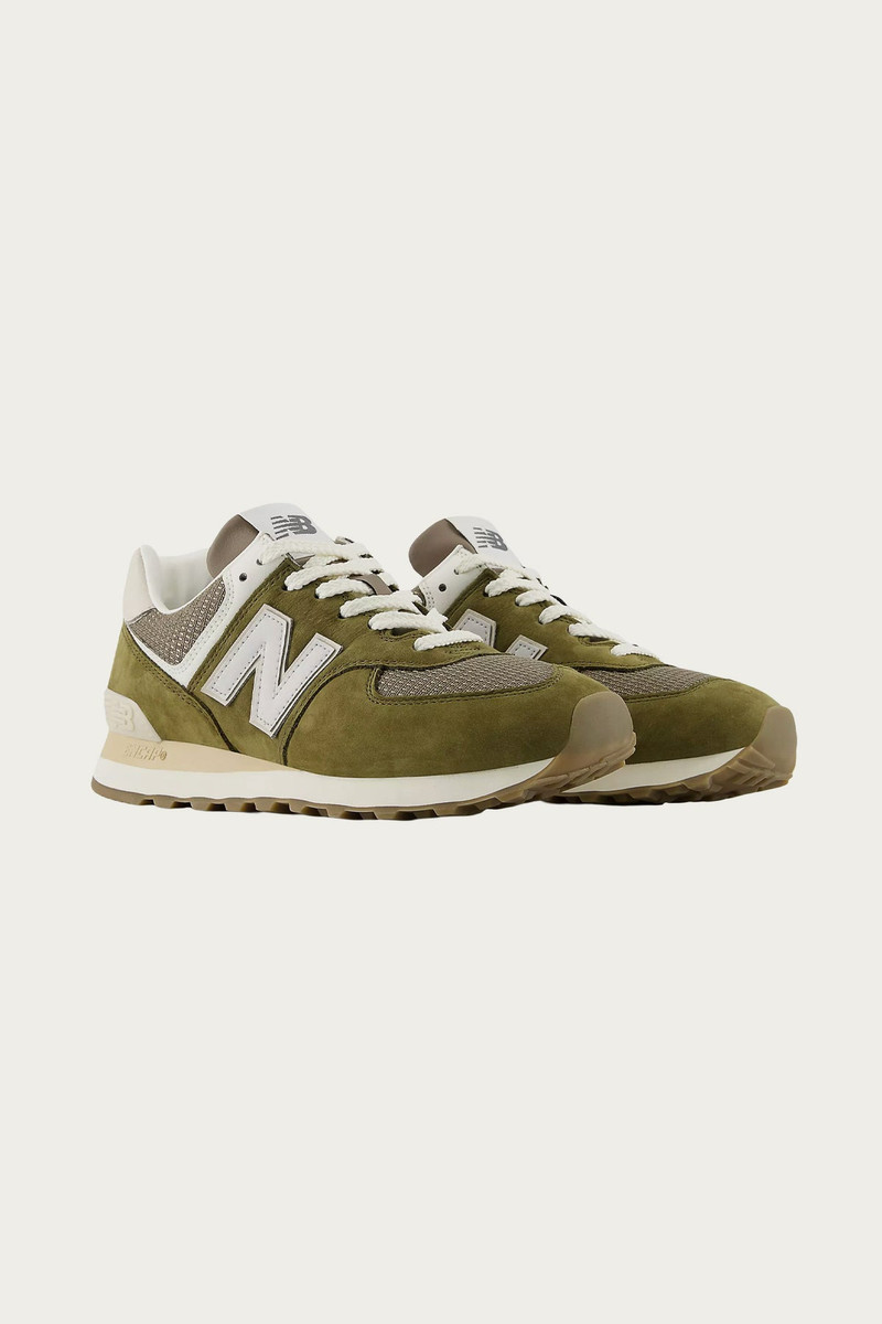 New Balance 574 - Calcium/Dark Silver Metallic outlook