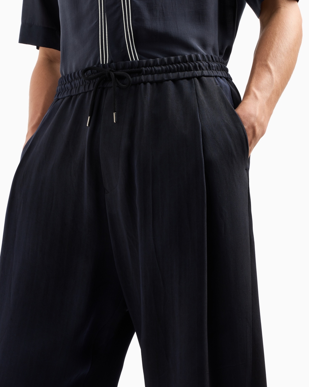 FLAT-FRONT TROUSERS IN CHEVRON JACQUARD VISCOSE - 5