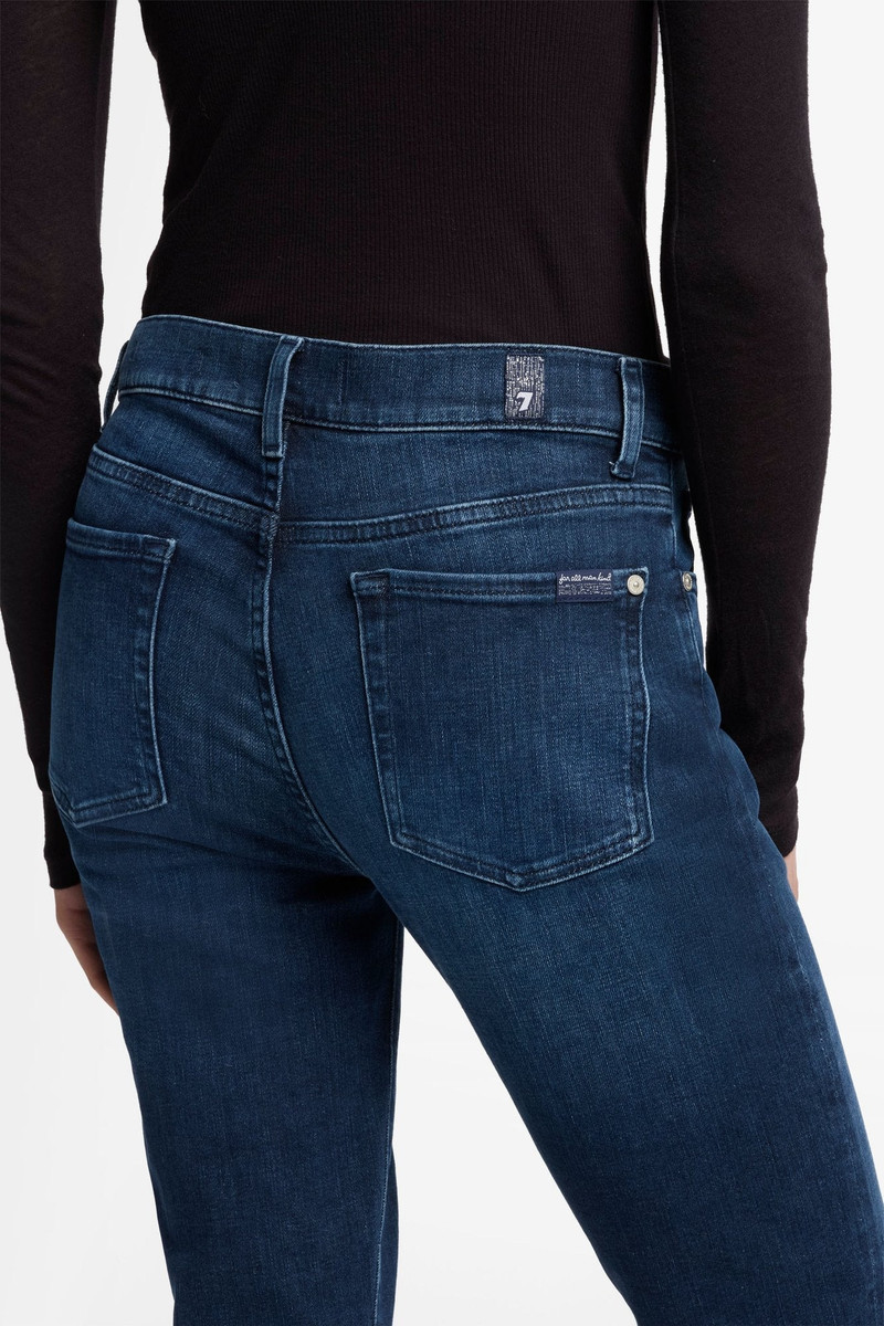 RELAXED SKINNY in Slim Illusion 7