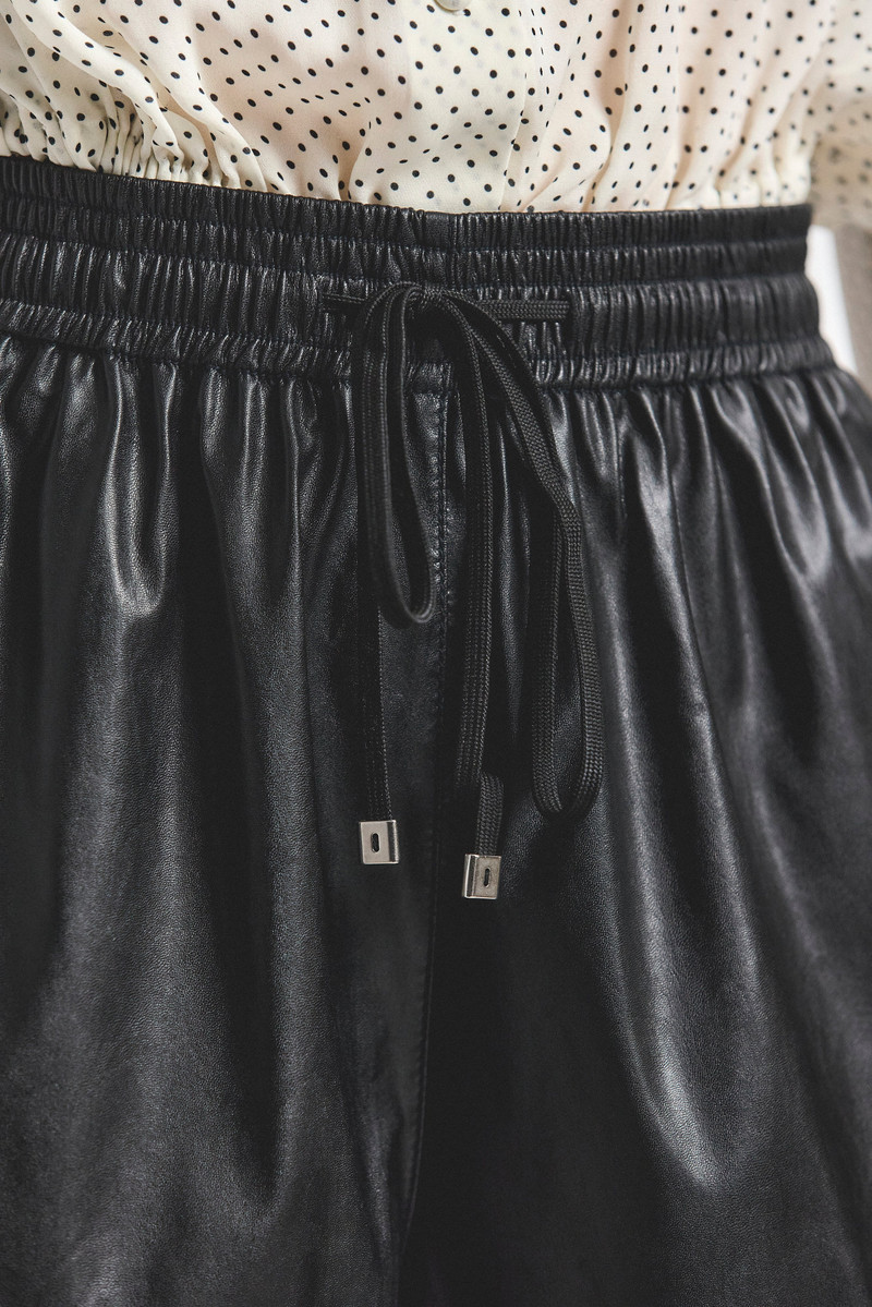 LOUISE FAUX LEATHER SHORT 3