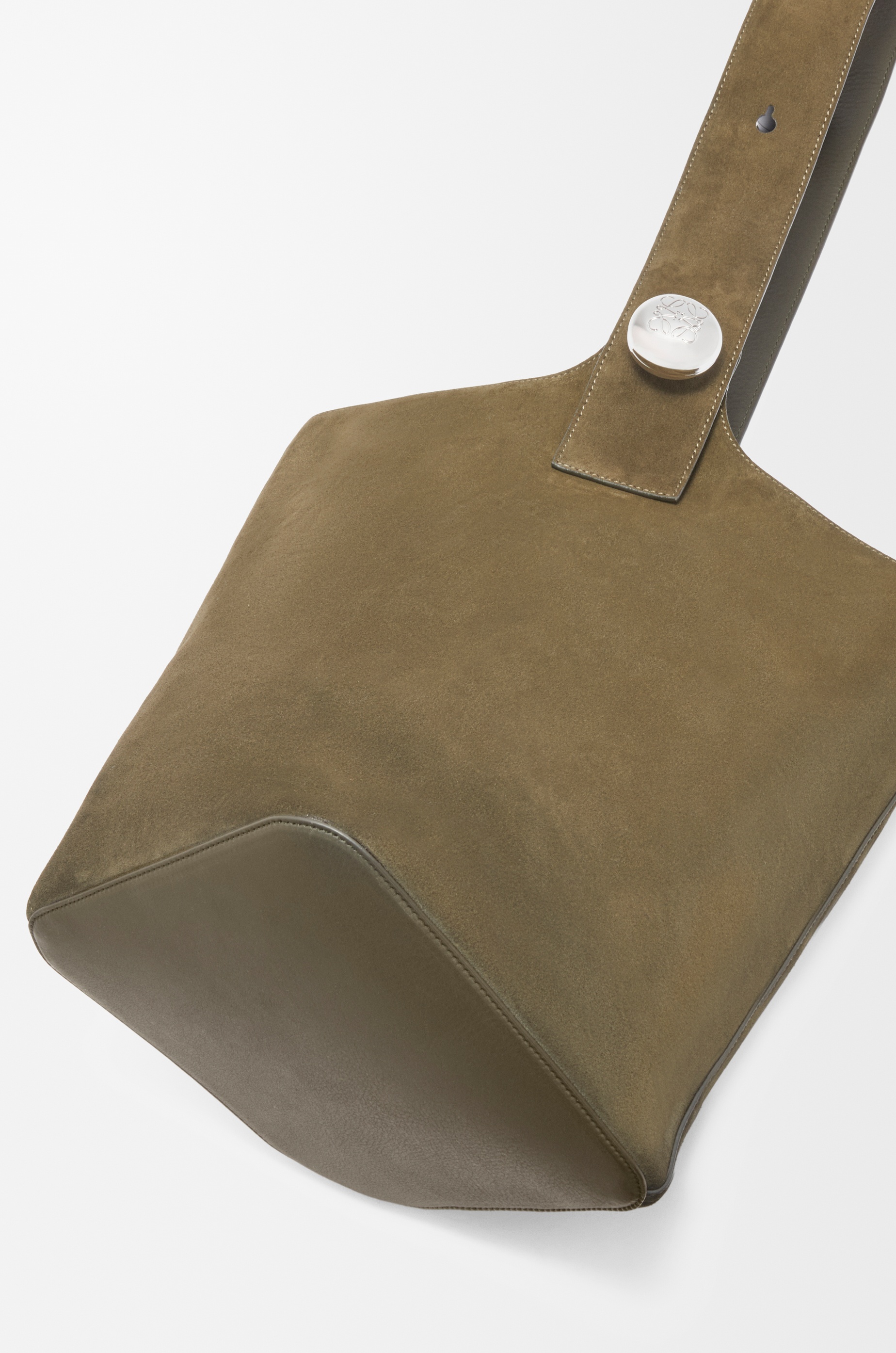 Large Pebble bucket bag in suede calfskin - 7