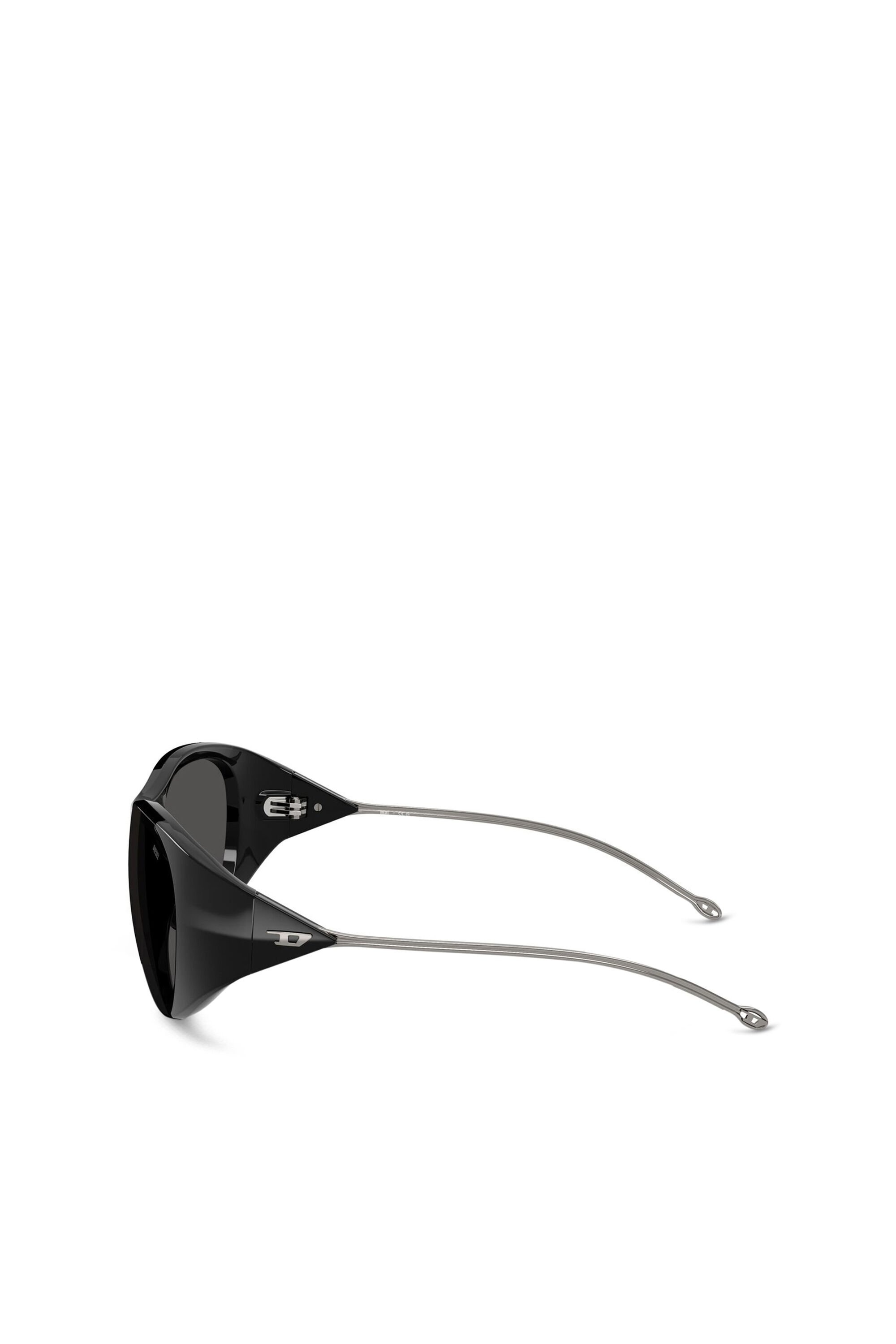 0DL3003 - 2