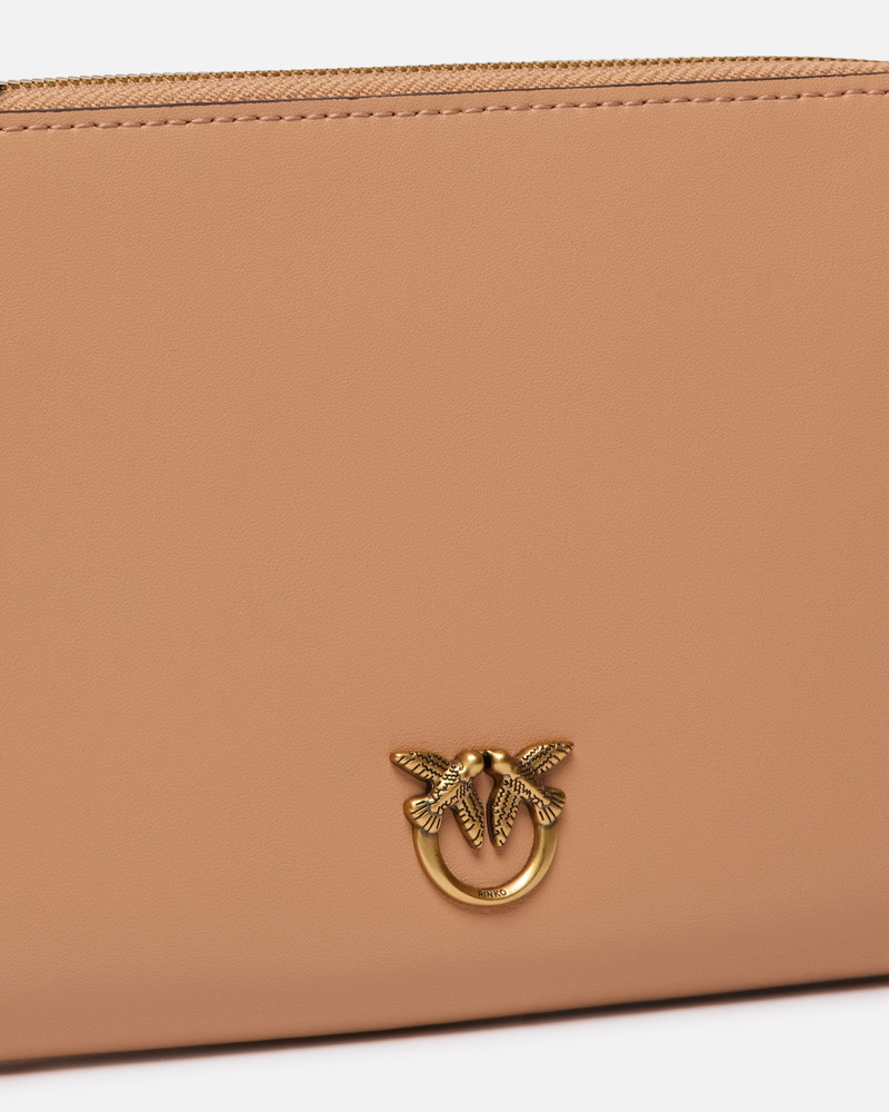 HORIZONTAL FLAT BAG IN LEATHER 3