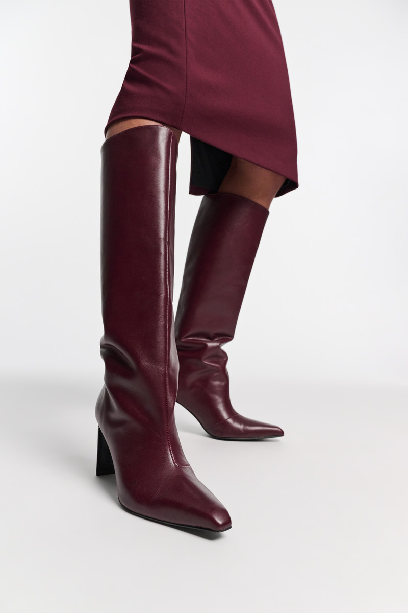 CHIC SOPHISTICATION- Wide tall boot 5