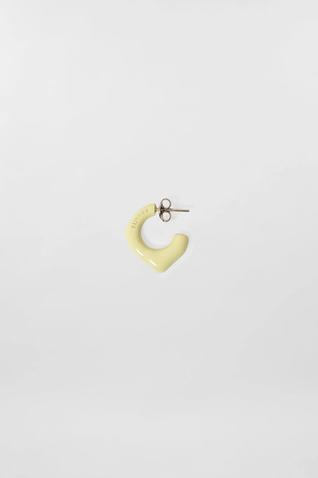 SINGLE METALLIZED EARRING / cream shiny - 1